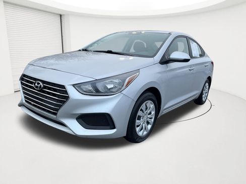 Used 2022 Hyundai Accent SE image 1
