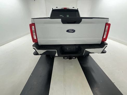 Used 2023 Ford F250 XL w/ FX4 Off-Road Package AWD/4WD image 6