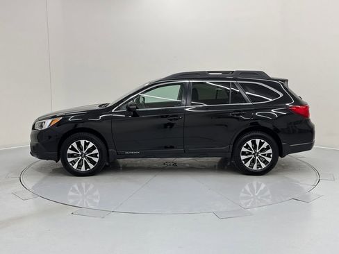 Used 2017 Subaru Outback 3.6R Limited image 3
