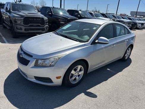 Used 2014 Chevrolet Cruze LT image 2