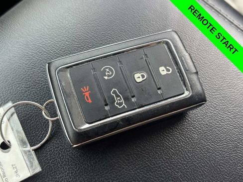 Used 2023 Jeep Grand Cherokee Limited w/ Black Appearance Package AWD/4WD image 22