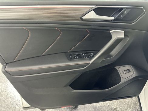 Used 2024 Volkswagen Tiguan Wolfsburg Edition image 29