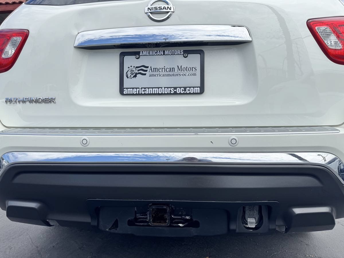 Used 2020 Nissan Pathfinder S FWD image 17