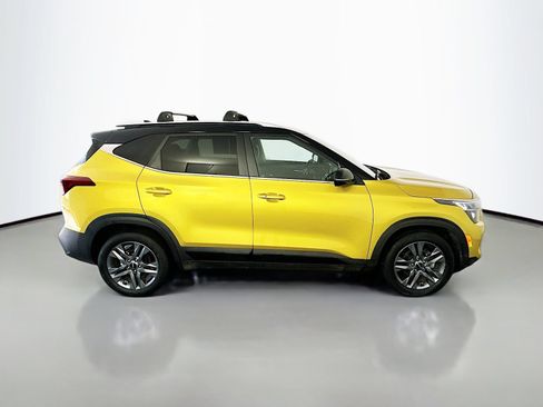 Used 2023 Kia Seltos S w/ Navigation Package FWD image 8