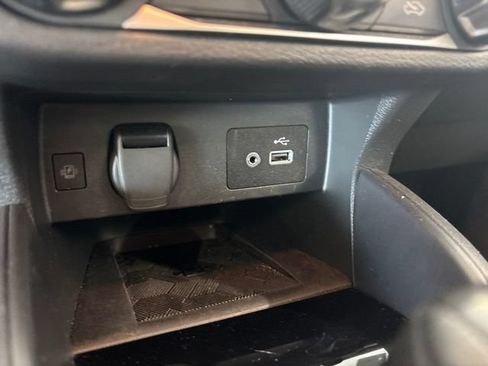 Used 2025 Nissan Versa SV FWD image 27