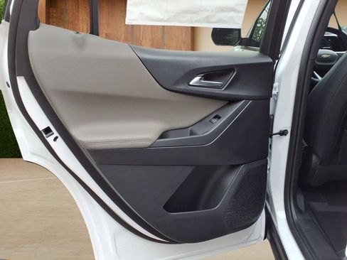 New 2027 Chevrolet Equinox LT w/ Convenience Package II FWD image 26