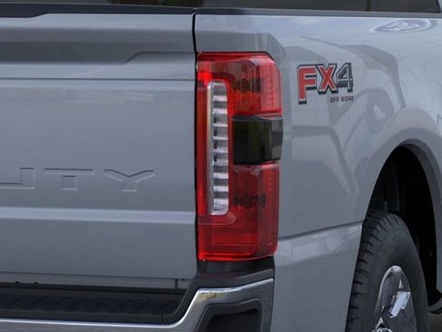 New 2026 Ford F250 Lariat w/ Lariat Premium Package AWD/4WD image 22