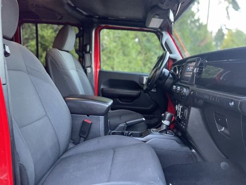 Used 2020 Jeep Wrangler Unlimited Sport image 18