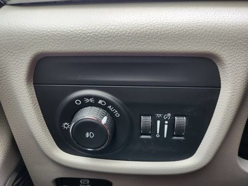 Used 2021 Jeep Grand Cherokee L Overland RWD image 21
