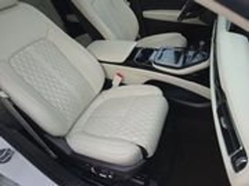 Used 2023 Lincoln Nautilus Black Label w/ Class II Trailer Tow Package image 5