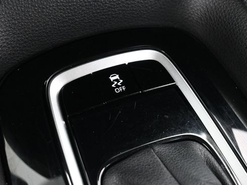 Used 2024 Toyota Corolla LE image 28