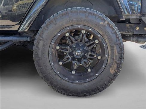 Used 2016 Jeep Wrangler Unlimited Sahara w/ Connectivity Group AWD/4WD image 9