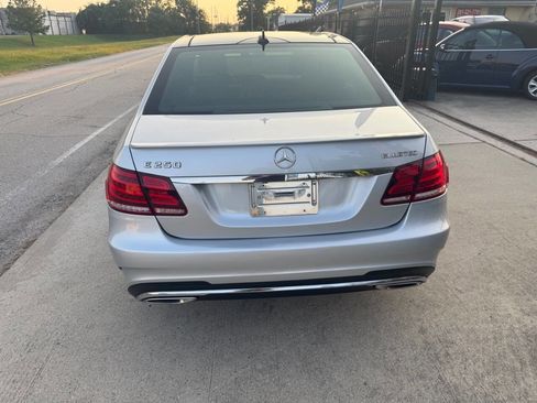 Used 2014 Mercedes-Benz E 250 BlueTEC Sedan image 5