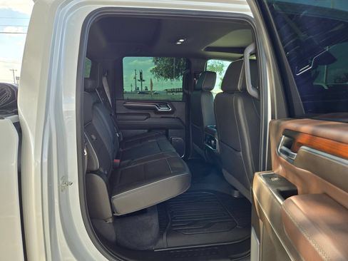 Used 2024 GMC Sierra 3500 Denali w/ Denali Reserve Package AWD/4WD image 22