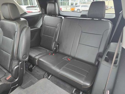 Used 2021 Chevrolet Traverse Premier w/ Redline Edition image 17