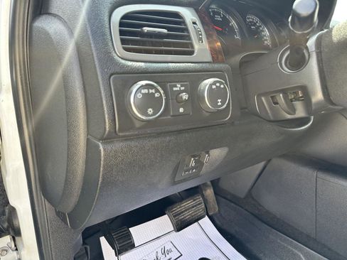 Used 2011 GMC Sierra 2500 Denali w/ Suspension Package, Off-Road AWD/4WD image 18