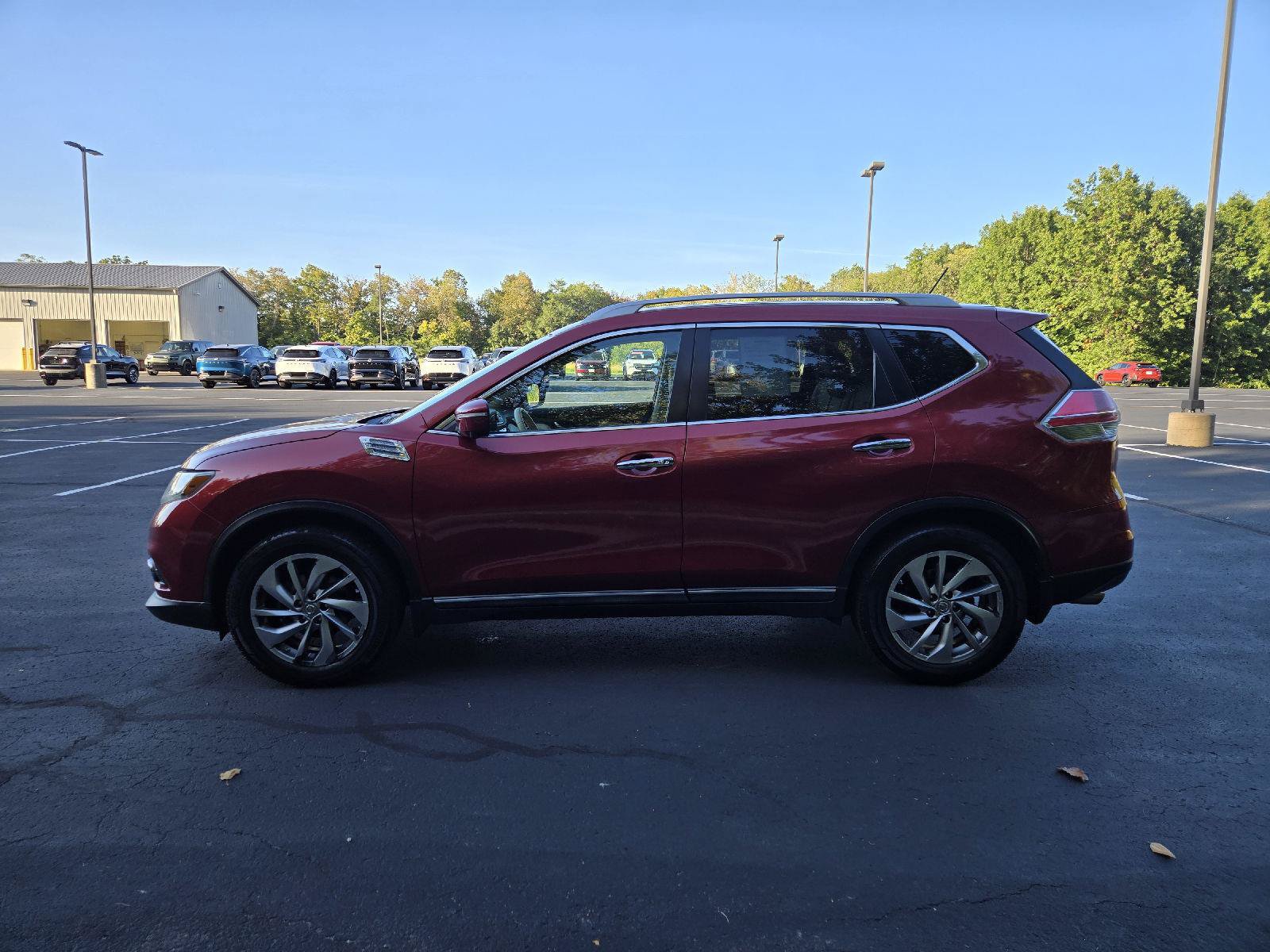 Used 2015 Nissan Rogue SL w/ SL Premium Package FWD image 5