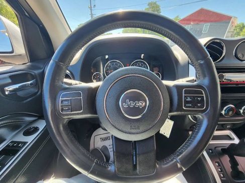 Used 2014 Jeep Compass Latitude w/ Sun/Sound Group AWD/4WD image 18