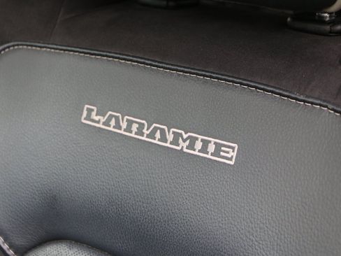 Used 2019 RAM 1500 Laramie AWD/4WD image 30