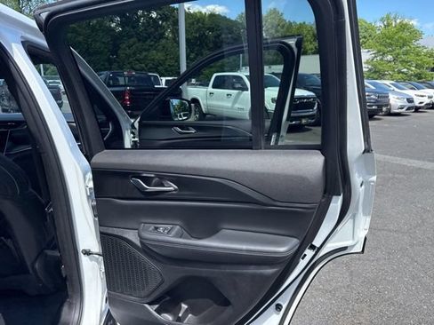 Used 2023 Jeep Grand Cherokee Altitude AWD/4WD image 31