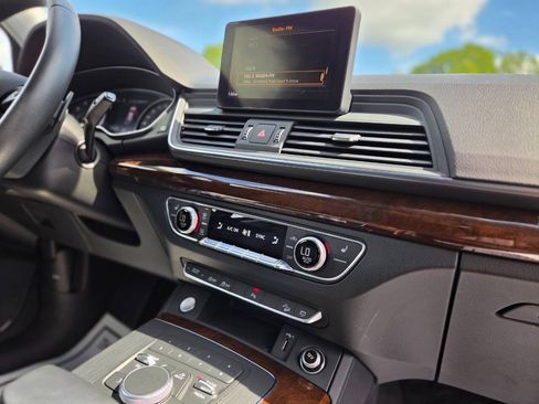 Used 2020 Audi Q5 2.0T Premium w/ Convenience Package AWD/4WD image 45