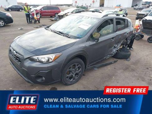 Used 2021 Subaru Crosstrek 2.5i Sport w/ Moonroof Package image 3