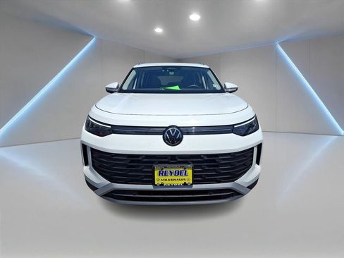 Used 2026 Volkswagen Tiguan SE w/ Panoramic Sunroof Package AWD/4WD image 2