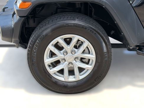 Used 2023 Jeep Wrangler Sport AWD/4WD image 12