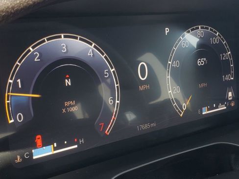 Used 2025 Jeep Grand Cherokee Altitude AWD/4WD image 15