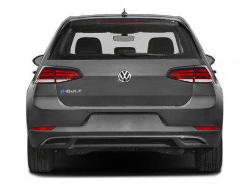 Used 2017 Volkswagen e-Golf SE image 5