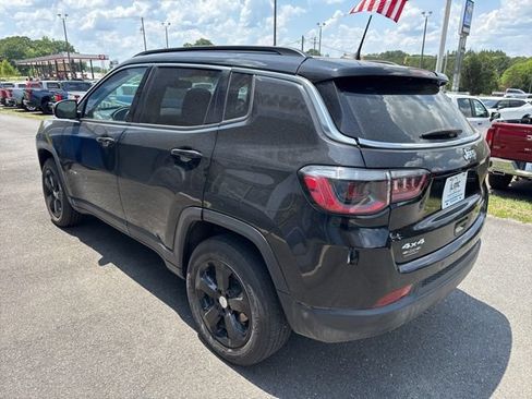 Used 2021 Jeep Compass Latitude w/ Sun and Sound Group AWD/4WD image 5