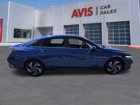 Used 2025 Hyundai Elantra SEL image 4