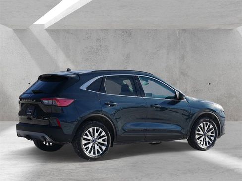 Certified 2022 Ford Escape Titanium w/ Class II Trailer Tow Package image 3