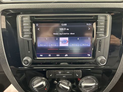 Used 2016 Volkswagen Jetta SEL w/ Lighting Package FWD image 14