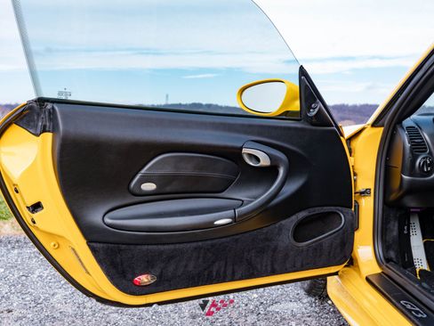 Used 2004 Porsche 911 GT3 image 40