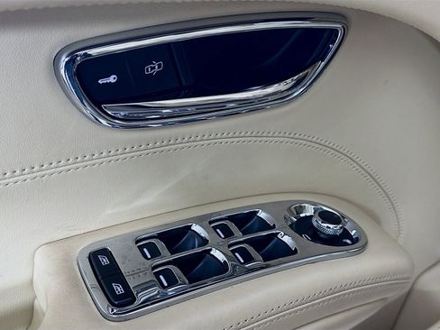Used 2011 Bentley Mulsanne RWD image 22