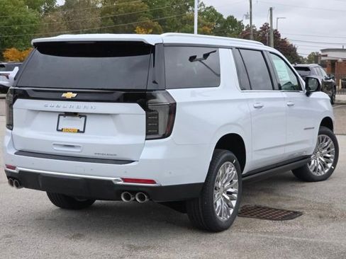 New 2026 Chevrolet Suburban Premier AWD/4WD image 23
