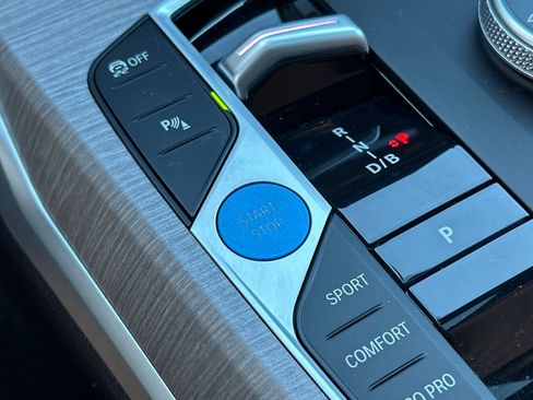 Used 2025 BMW i4 eDrive40 w/ Premium Package image 25