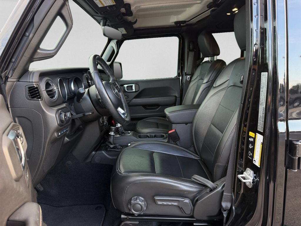 Used 2022 Jeep Wrangler Unlimited Sahara w/ Cold Weather Group AWD/4WD image 22