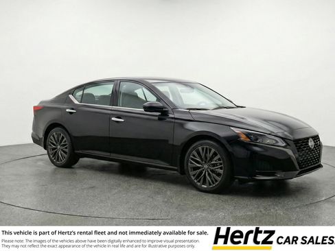 Used 2025 Nissan Altima 2.5 SV FWD image 1