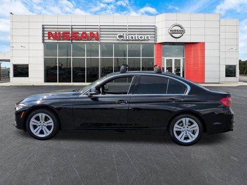 Used 2018 BMW 330i xDrive Sedan AWD/4WD image 6
