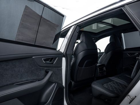 New 2026 Audi SQ8 Prestige image 17