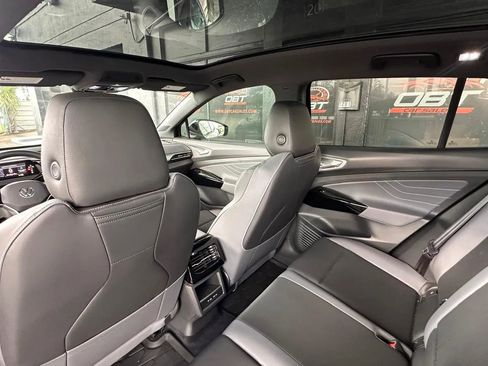 Used 2024 Volkswagen ID.4 S image 9