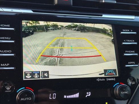 Used 2020 Toyota Camry SE w/ Sunroof Package FWD image 15