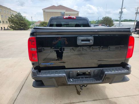 Used 2022 Chevrolet Colorado LT w/ Fleet Safety Package image 3