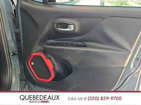 Used 2018 Jeep Renegade Trailhawk AWD/4WD image 26
