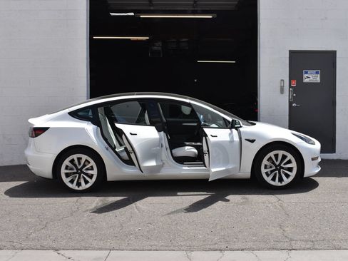 Used 2023 Tesla Model 3 Standard Range RWD image 10