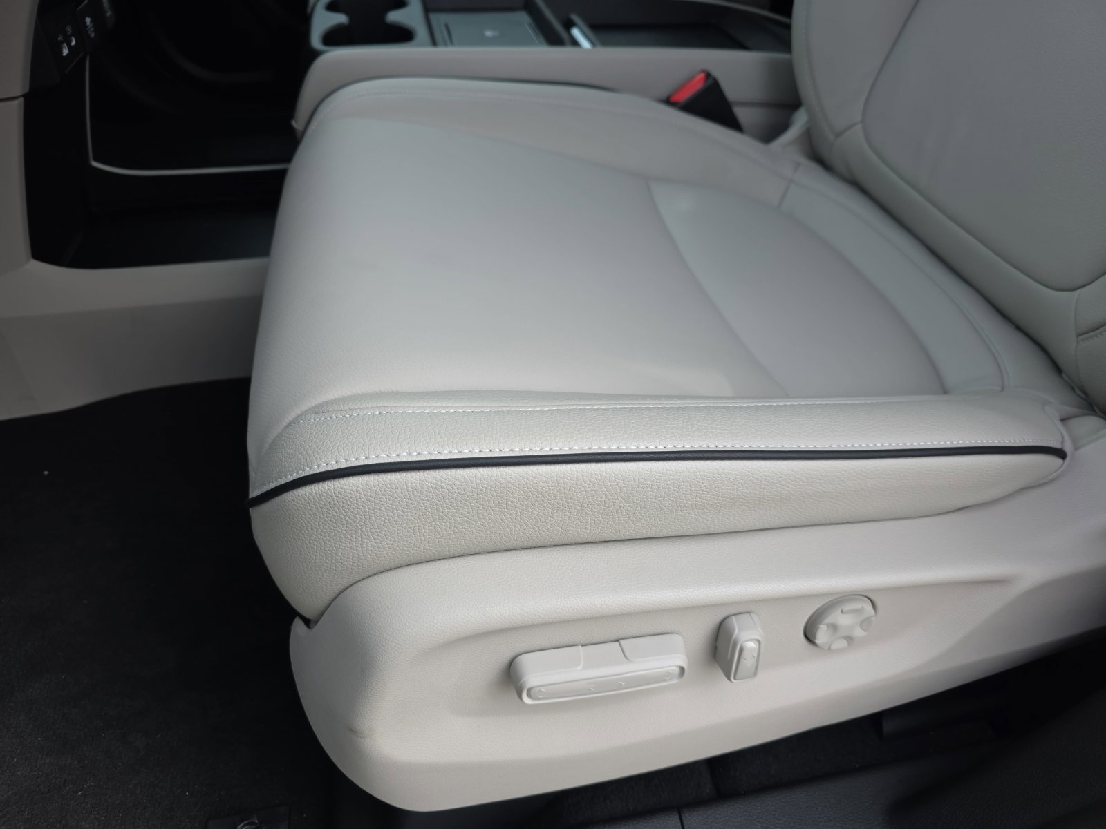 New 2026 Honda Odyssey Touring image 29