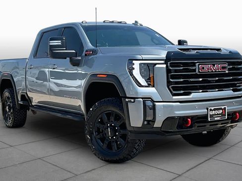 Used 2024 GMC Sierra 2500 AT4 w/ AT4 Preferred Package AWD/4WD image 3