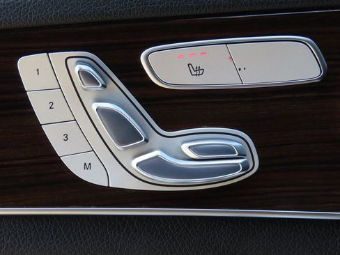 Used 2017 Mercedes-Benz C 300 4MATIC Sedan image 8